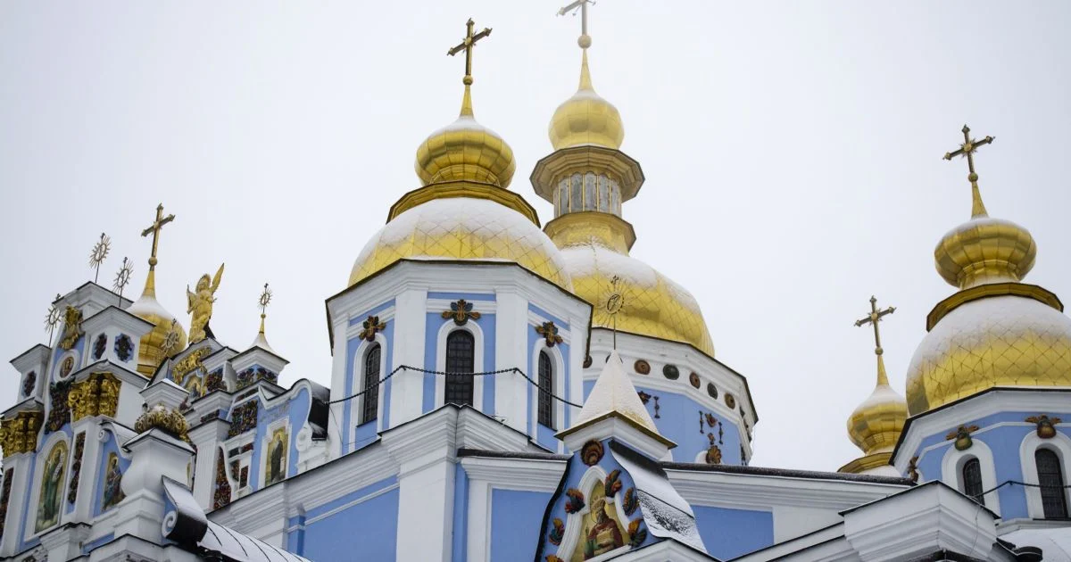 ПЦУ и УПЦ разница: исчерпывающее сравнение двух главных церквей Украины